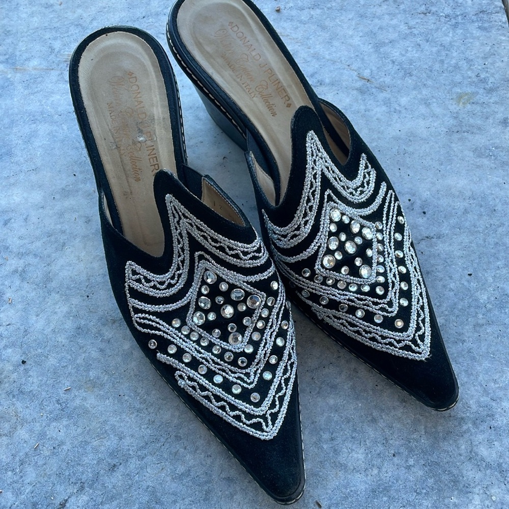Donald J Pliner Mules